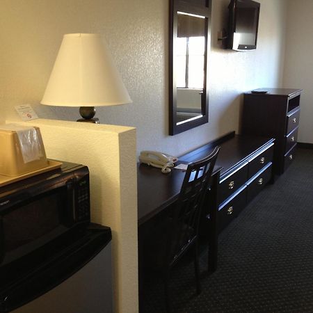 Howard Johnson By Wyndham Lubbock Tx Eksteriør bilde