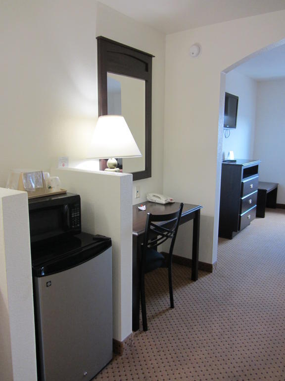 Howard Johnson By Wyndham Lubbock Tx Eksteriør bilde